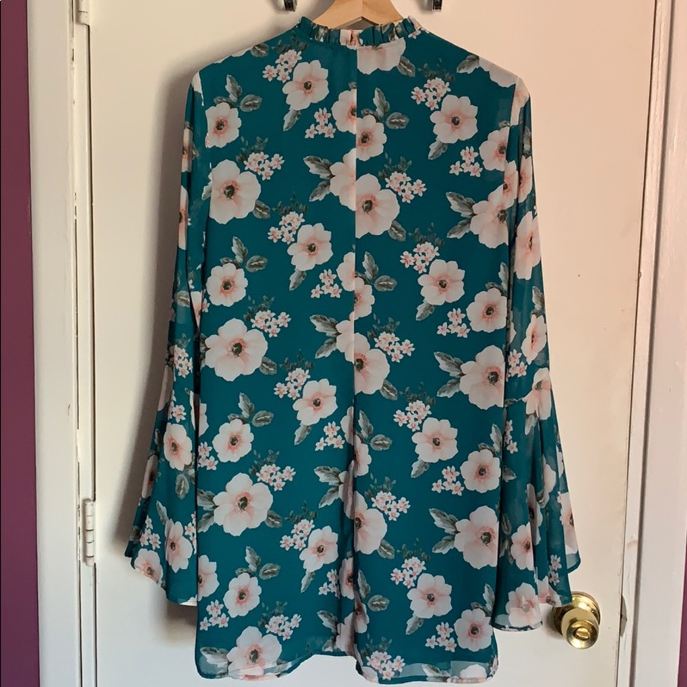 Dress - Picture 7 of 7